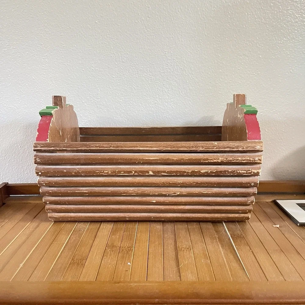 Vtg DECORATIVE SOLID WOODEN SLAT BASKET Stencil Strawberry Farmhouse Granny Eggs